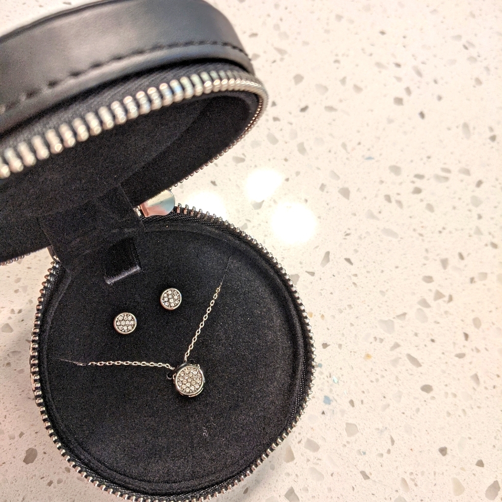 White House Black Market jewelry set